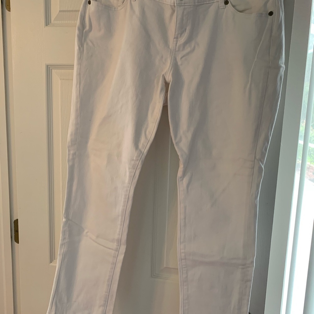 White Torrid boyfriend style pants. Size 14